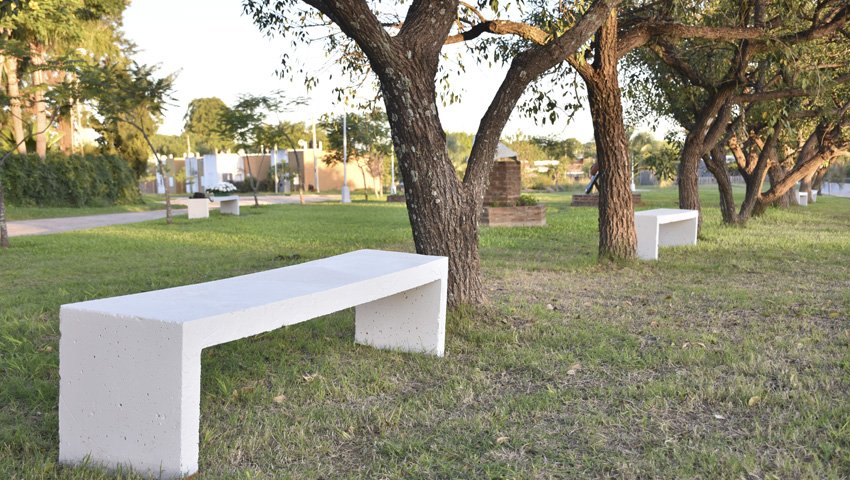 Más bancos para plazas y plazoletas