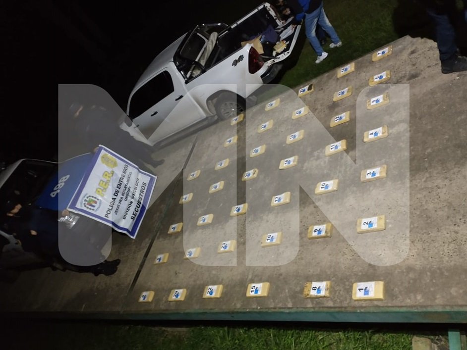 Hallaron 43 kilos de cocaína en una zona rural
