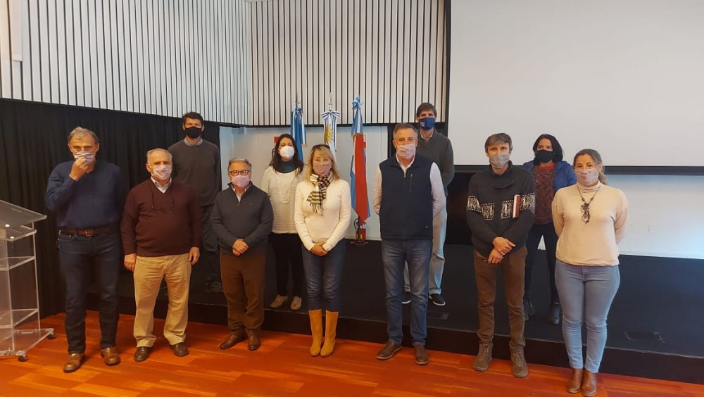 Salto Grande avanza con un nuevo proyecto para potenciar la actividad productiva de la región hacia el mercado 