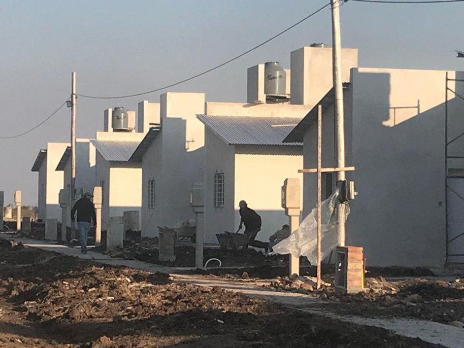 La provincia rubricó convenios para construir nuevas viviendas