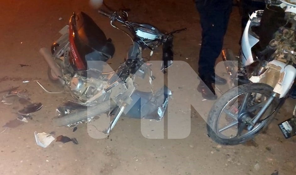 Fuerte choque entre dos motos terminó con un joven en gravísimo estado