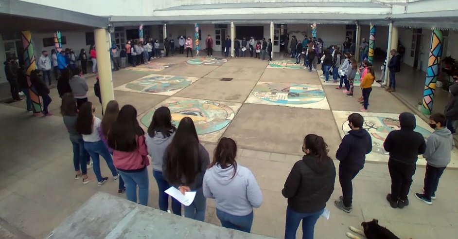 Difunden la importancia de acceder a la vacunación a menores de 18 años