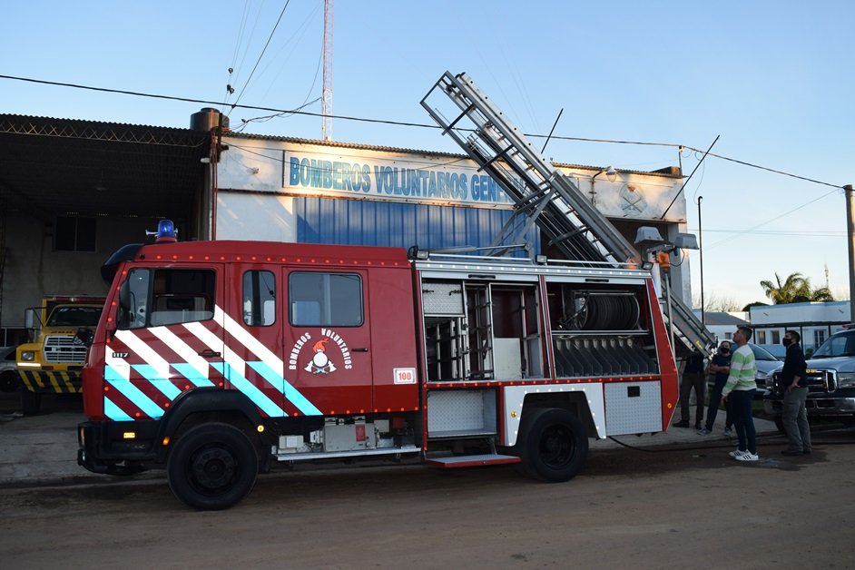 Bomberos de General Campos adquirió una nueva autobomba