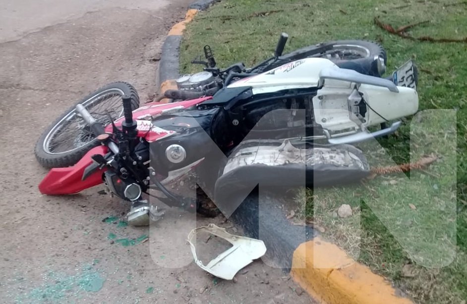 Motociclista chocó y le retuvieron la moto