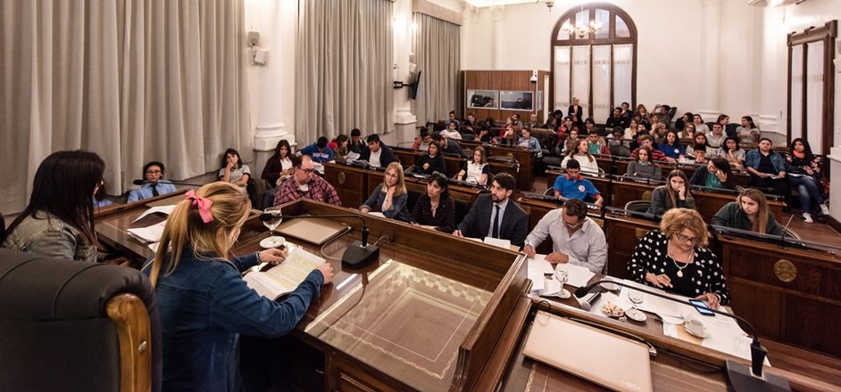 Extienden el plazo de recepción de proyectos del Senado Juvenil