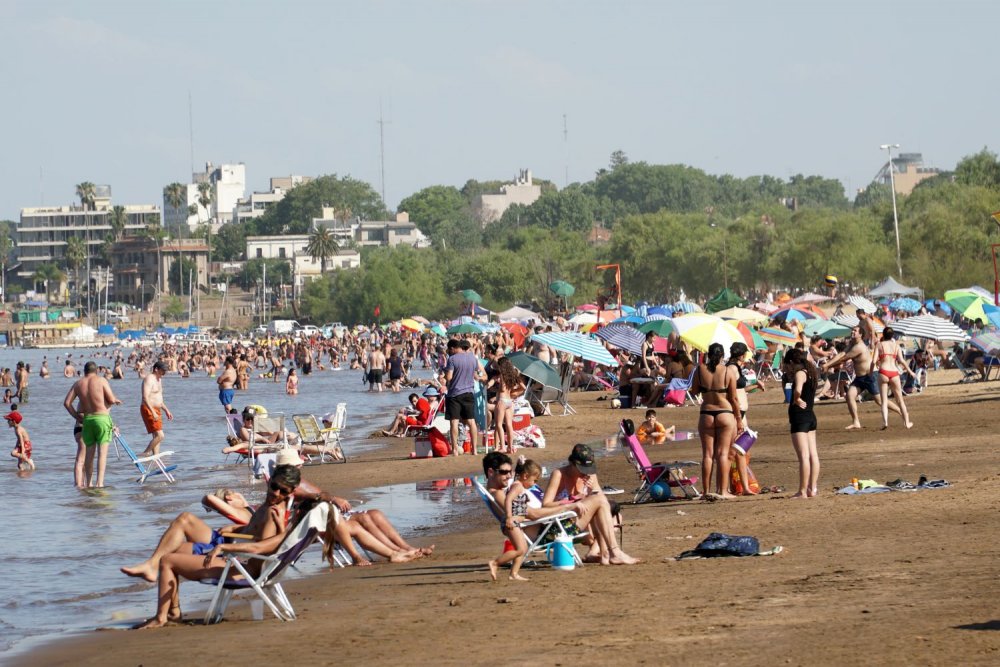 Colón dio por iniciada su temporada de playas y de verano