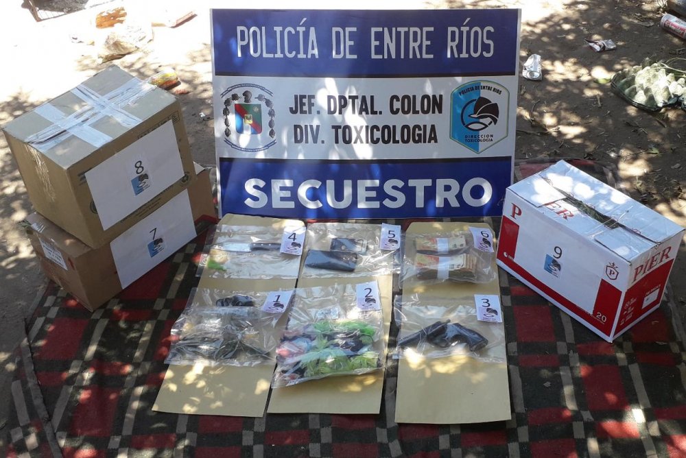 Secuestraron estupefacientes, un arma de fuego y dinero en procedimiento de Toxicología