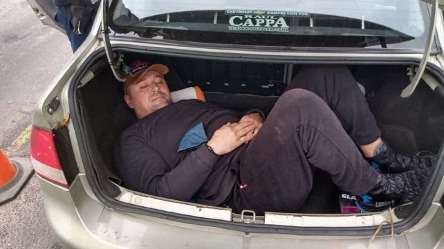 Ex soldado ucraniano que iba en el baúl de un auto en Entre Ríos, cayó preso con cocaína