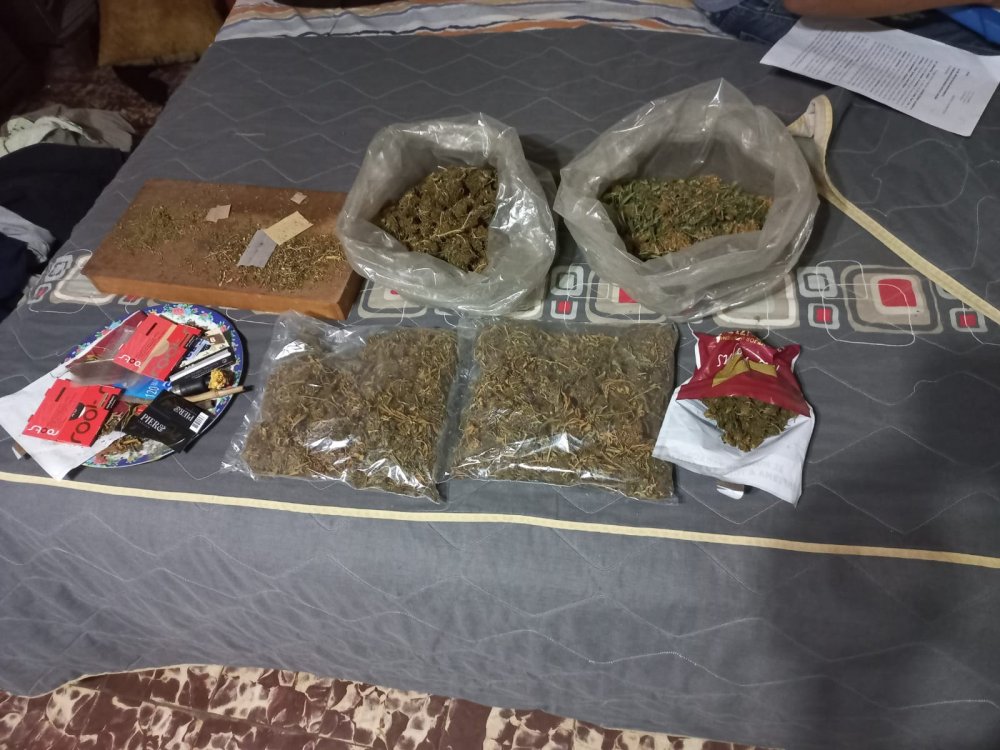 Lo allanaron por tres ilícitos y le secuestraron drogas