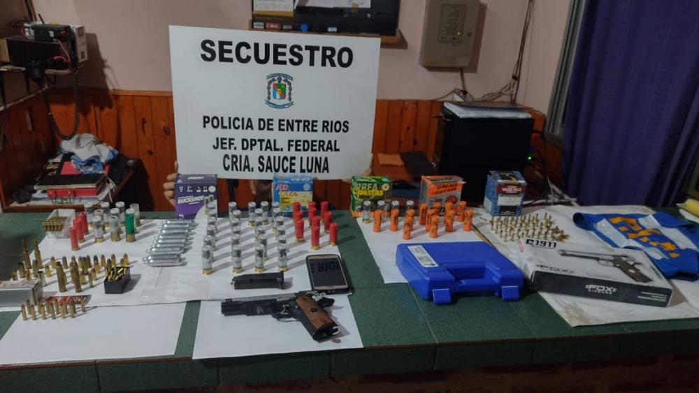 Allanamientos por el caso del hombre que llevaba a un muerto en su camioneta