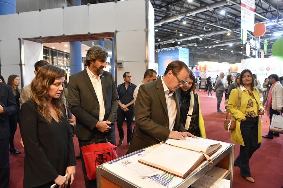 Bordet acompañó a escritores entrerrianos en la Feria del Libro