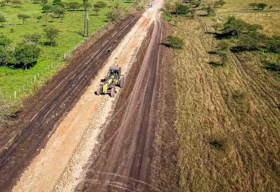 Realizan mantenimiento sobre la ex ruta 38, que une las dos Lucas Sur