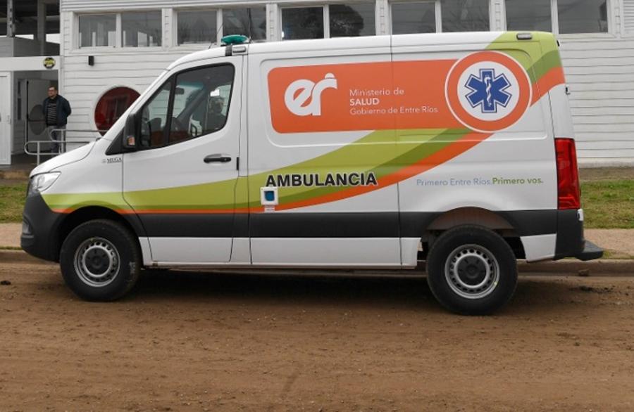 Berthet celebró el otorgamiento de una nueva ambulancia para el hospital
