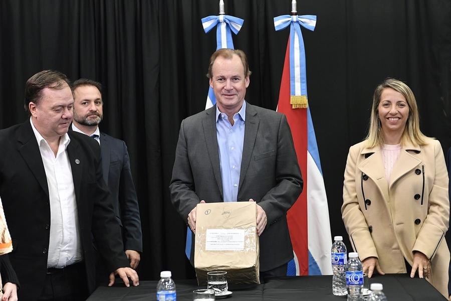 Bordet afirmó que en 2023 todas las escuelas de Entre Ríos van a tener jornada extendida