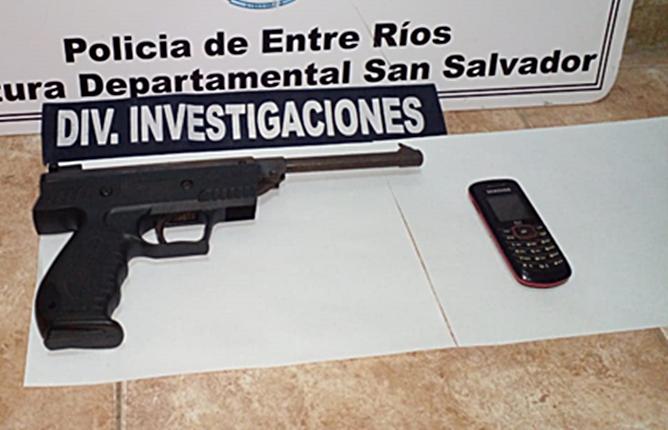 En un allanamiento secuestraron un arma y un celular