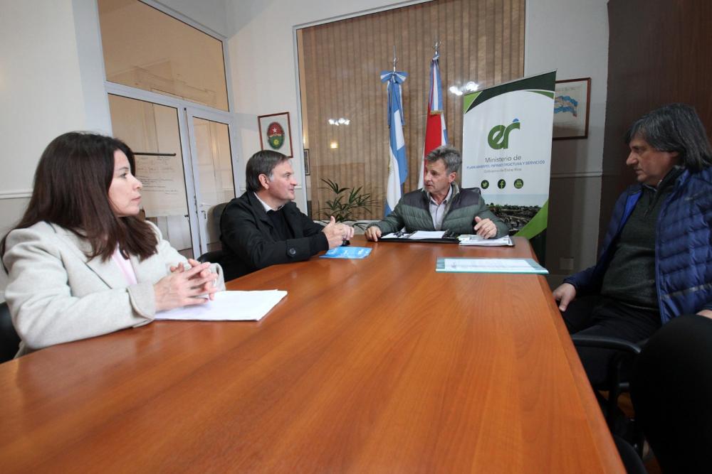 Realizan gestiones para pavimentar diez nuevas cuadras