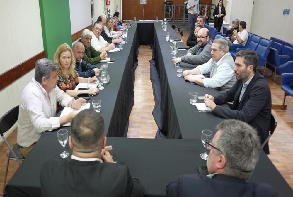 La provincia propuso a los docentes un 20% de aumento salarial hasta ...