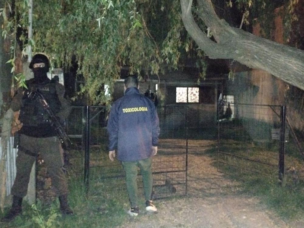 Se realizó un allanamiento por narcomenudeo y se detuvo a una mujer