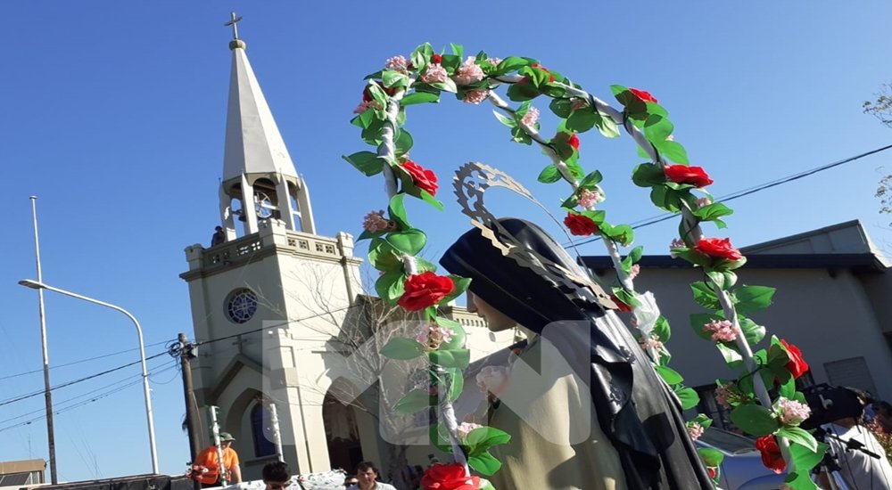 Misas y Procesión por Santa Teresita