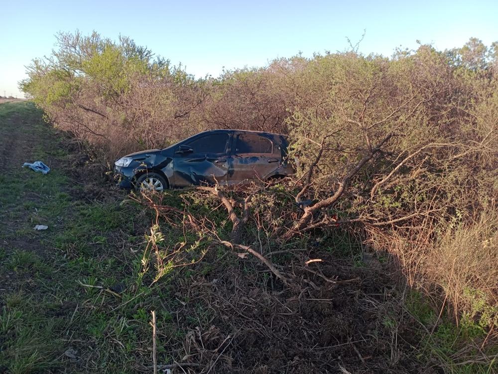 Un auto con cinco mujeres a bordo despistó en la ruta 22