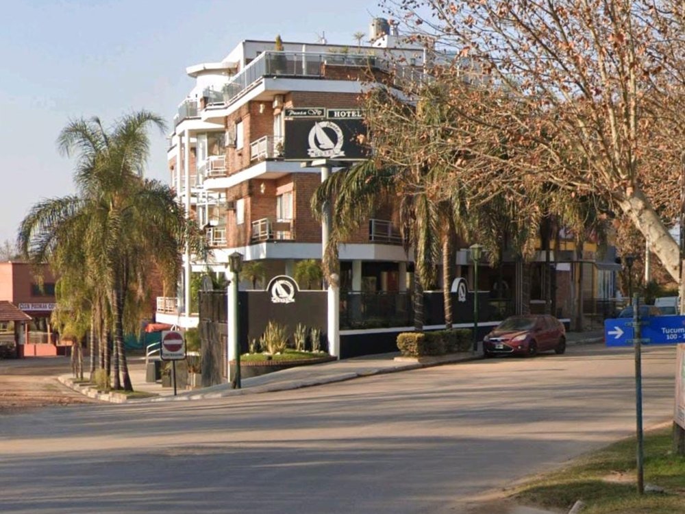 Murió el joven que cayó del primer piso de un hotel