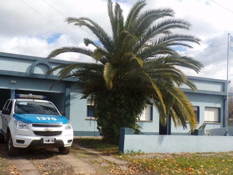 Fue detenido mientras amenazaba con un hacha a su mujer