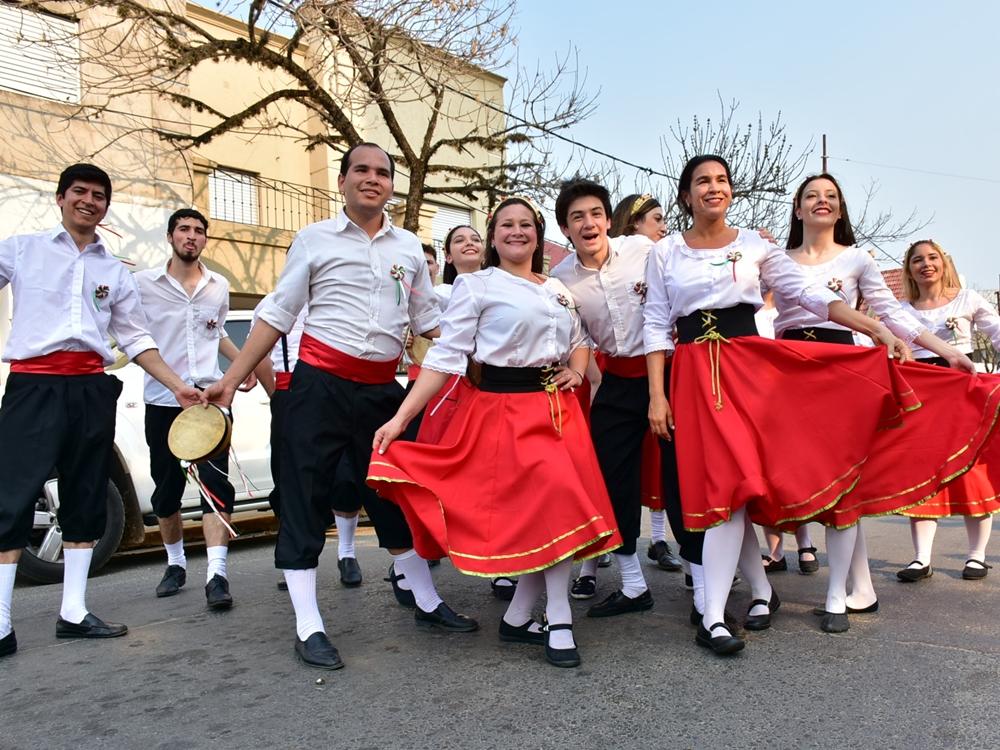 Se desarrolla la 29º Fiesta provincial del Inmigrante