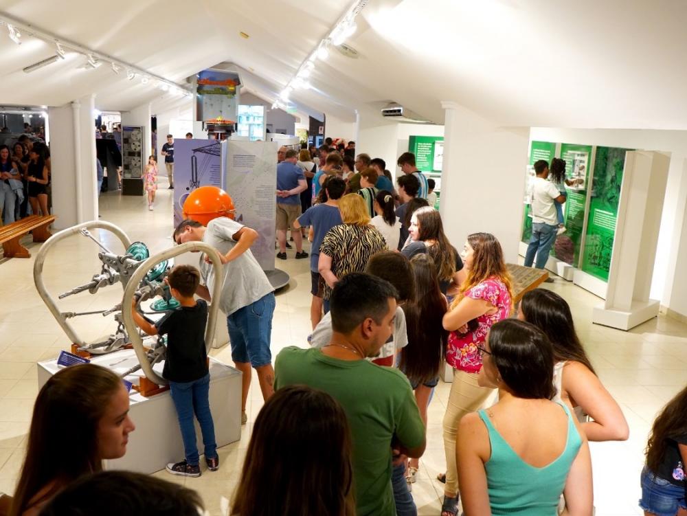 Más de mil personas disfrutaron de la visita nocturna a Salto Grande