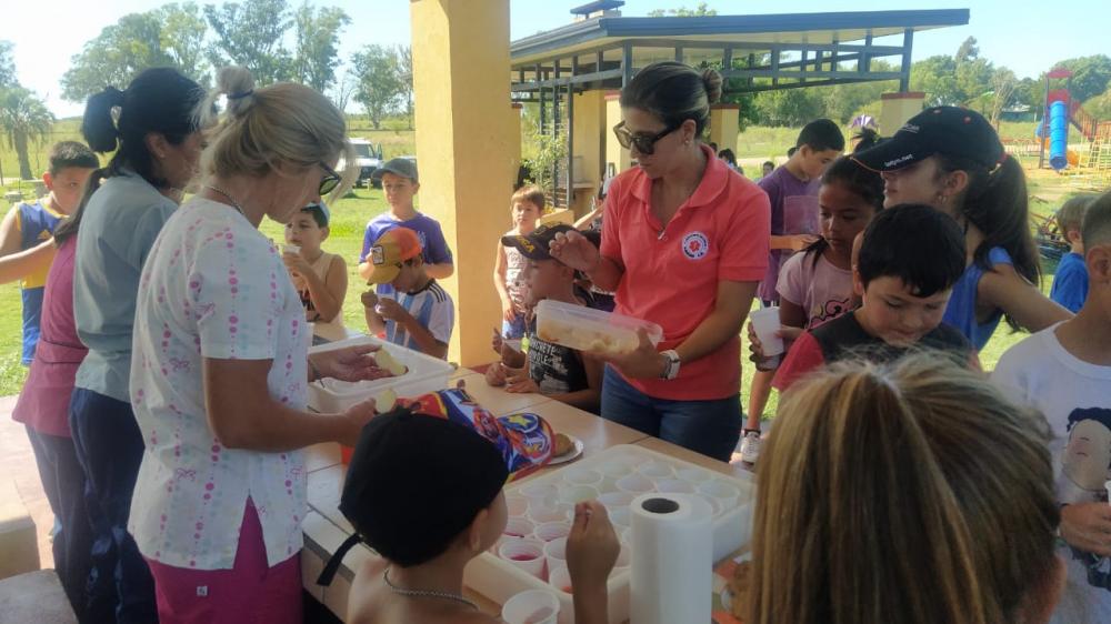 Se realizaron actividades conjuntas con el Centro de Salud en la colonia de vacaciones