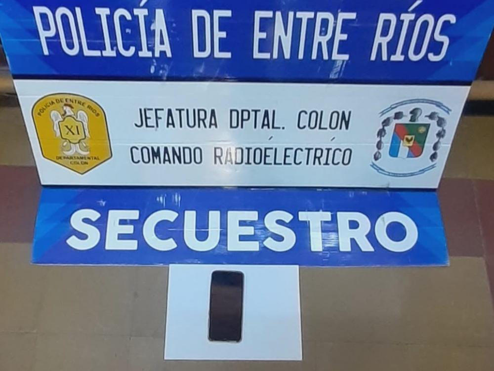 Dos villaguayenses fueron interceptados por la Policía tras robar un celular