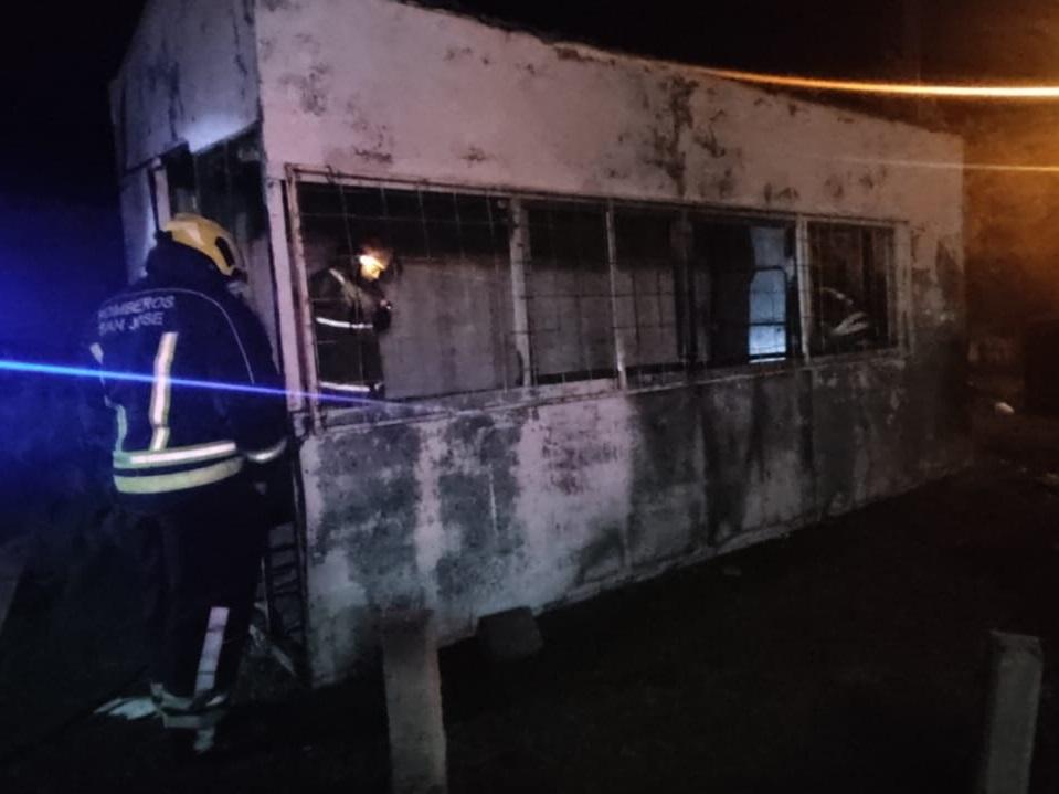 Principio de incendio en una casilla que funciona como cantina