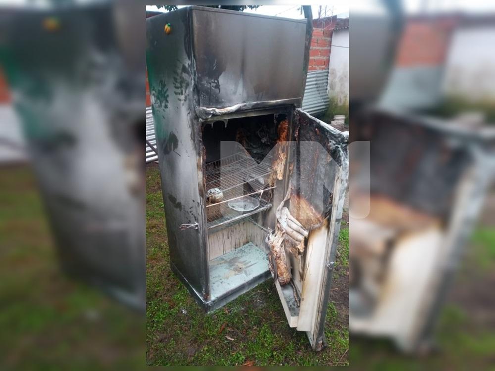 Una heladera tomó fuego y bomberos debieron intervenir