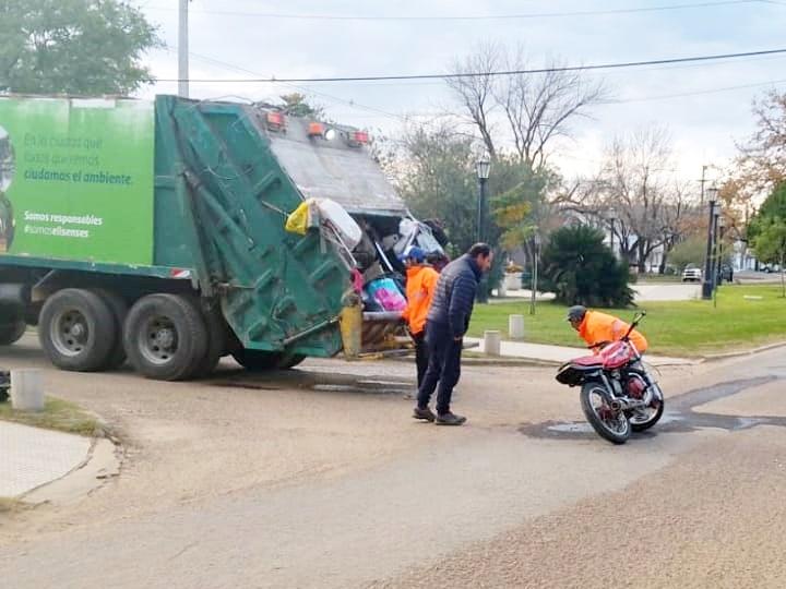 Un joven resultó con lesiones graves al chocar con recolector de basura