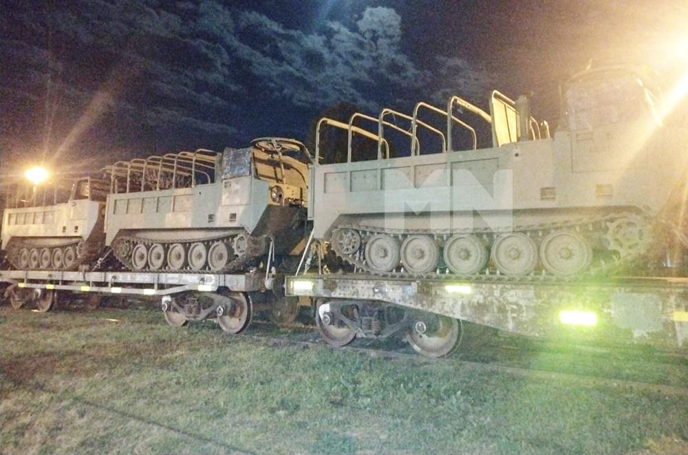 Pasó por San Salvador: vuelve el tren con vehículos y armamentos militares
