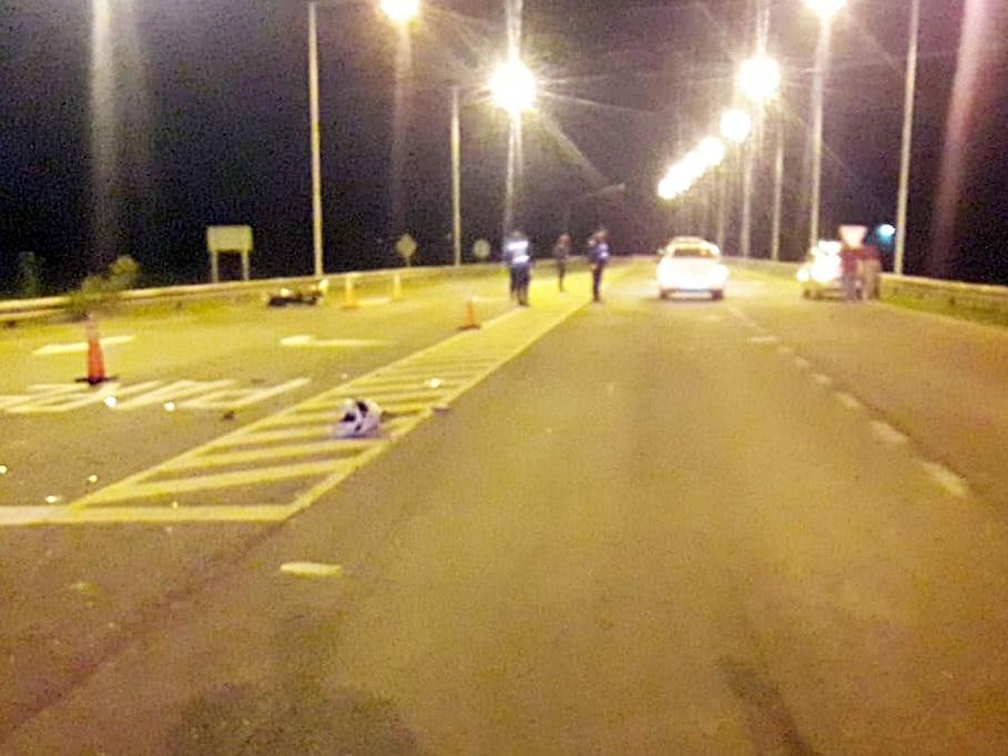 Choque entre auto y moto dejó a un herido de gravedad en Villa Elisa