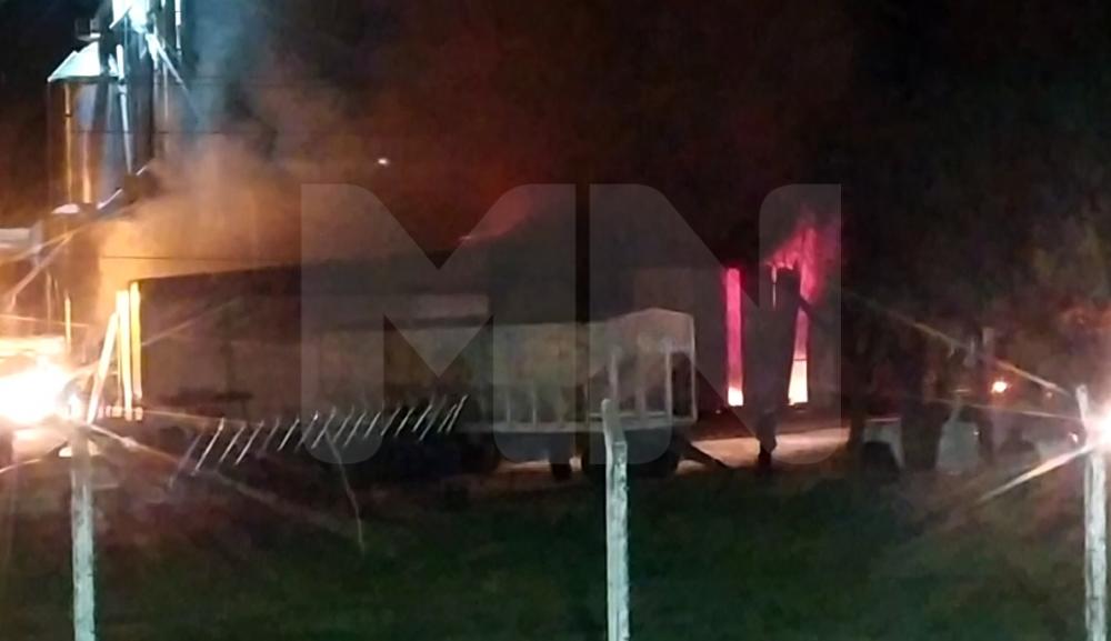 San Salvador: confirman importantes pérdidas en el incendio de galpones en el acceso Este