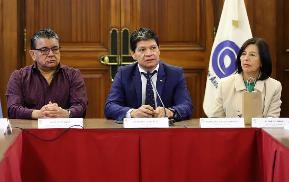 Buscan compatibilizar los planes sociales con el trabajo registrado en el sector rural