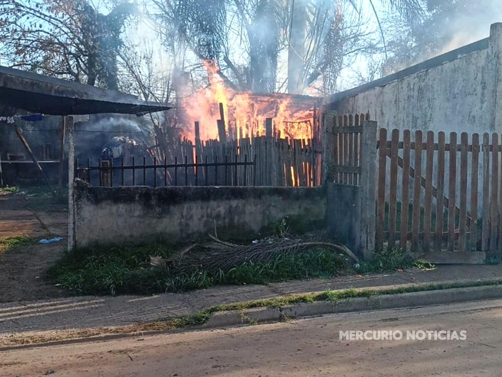 Se produjo un gran incendio en una vivienda de Federación