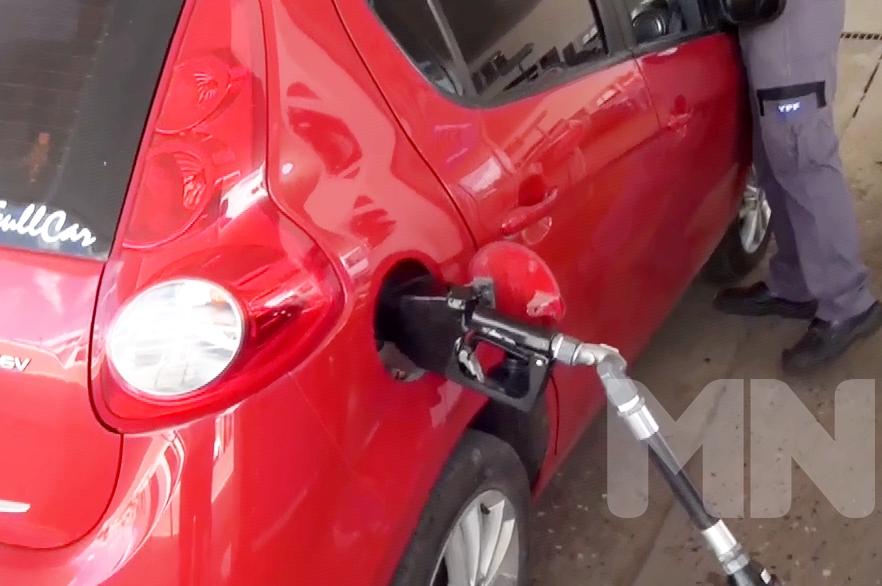 YPF aumentó un 12,5% los combustibles y no retocará precios hasta después de las elecciones