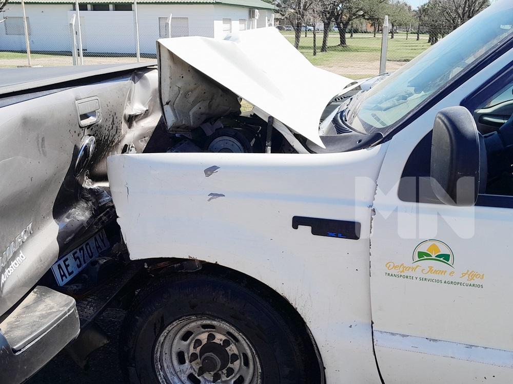 Una camioneta colisionó a otra de atrás en la travesía urbana de San Salvador