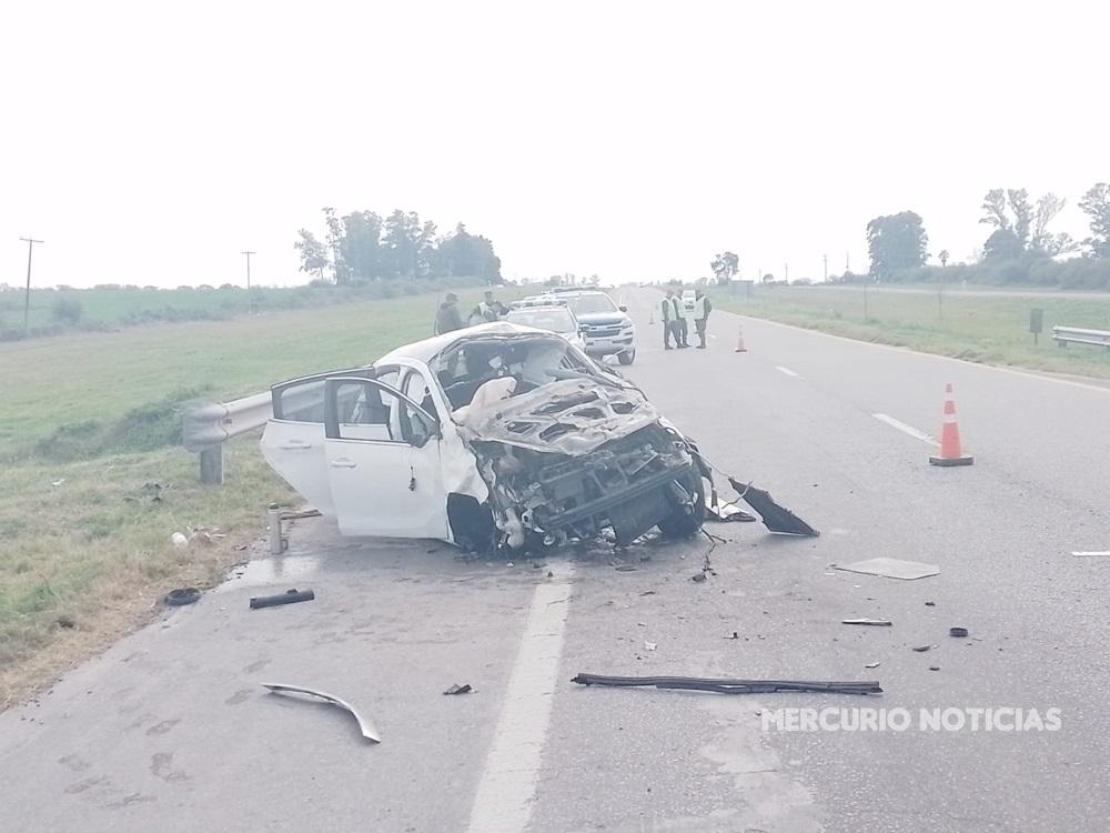 Ruta 14: el conductor de un auto murió al volcar y ser despedido del vehículo