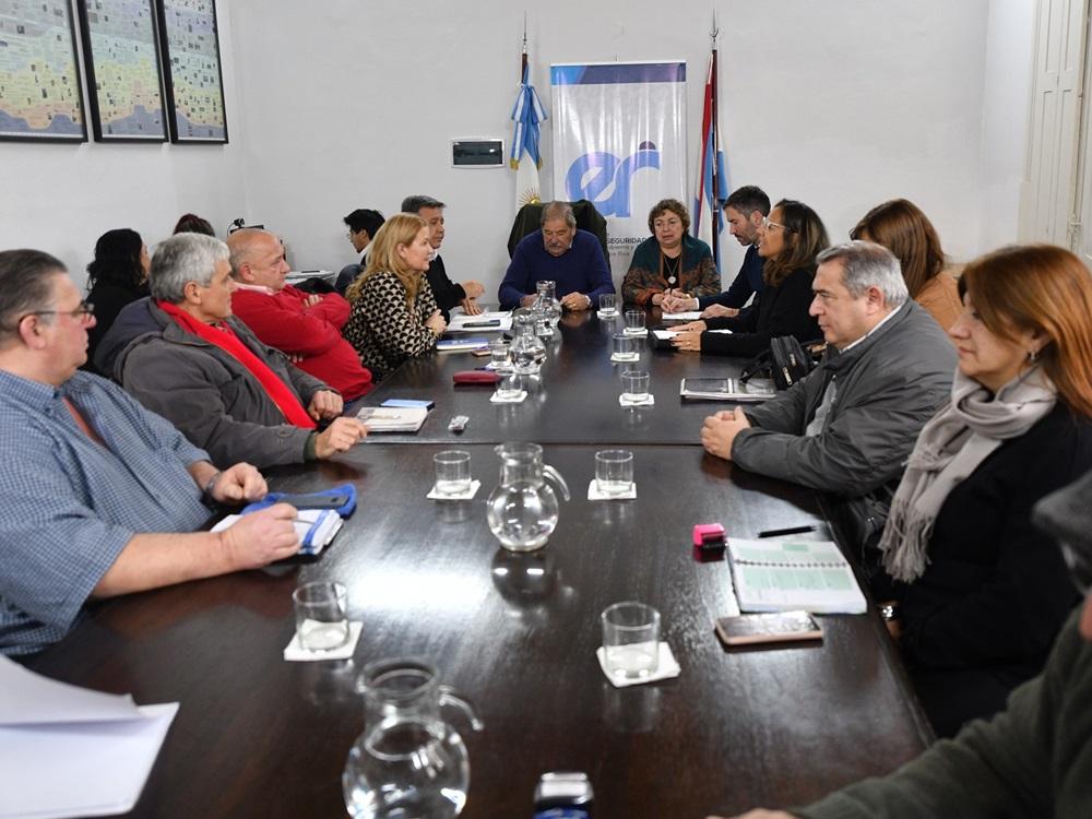 La Provincia concretará el aumento ya acordado con los gremios docentes