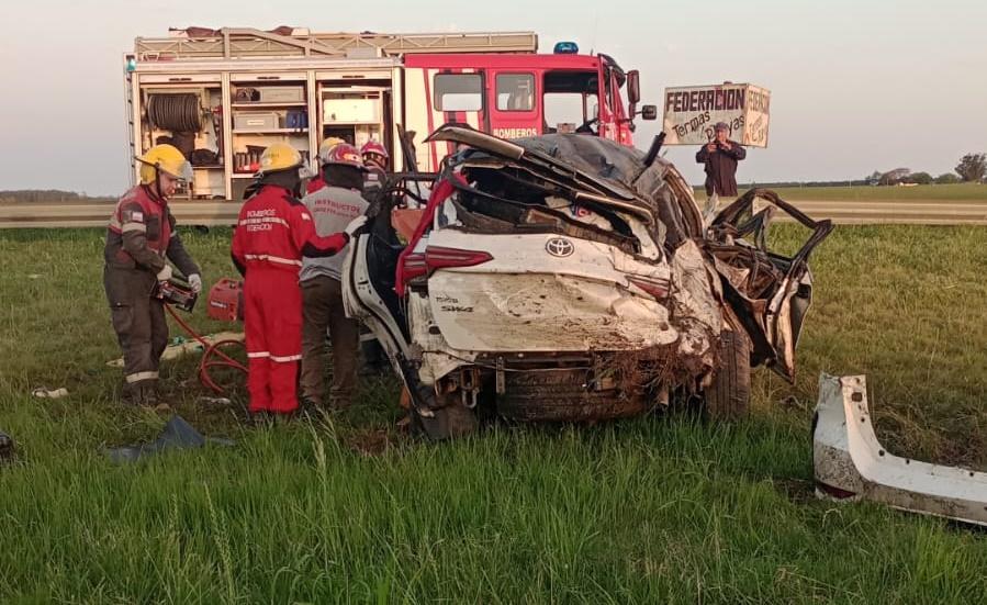 Vuelco en ruta 14 dejó una fallecida y tres heridos