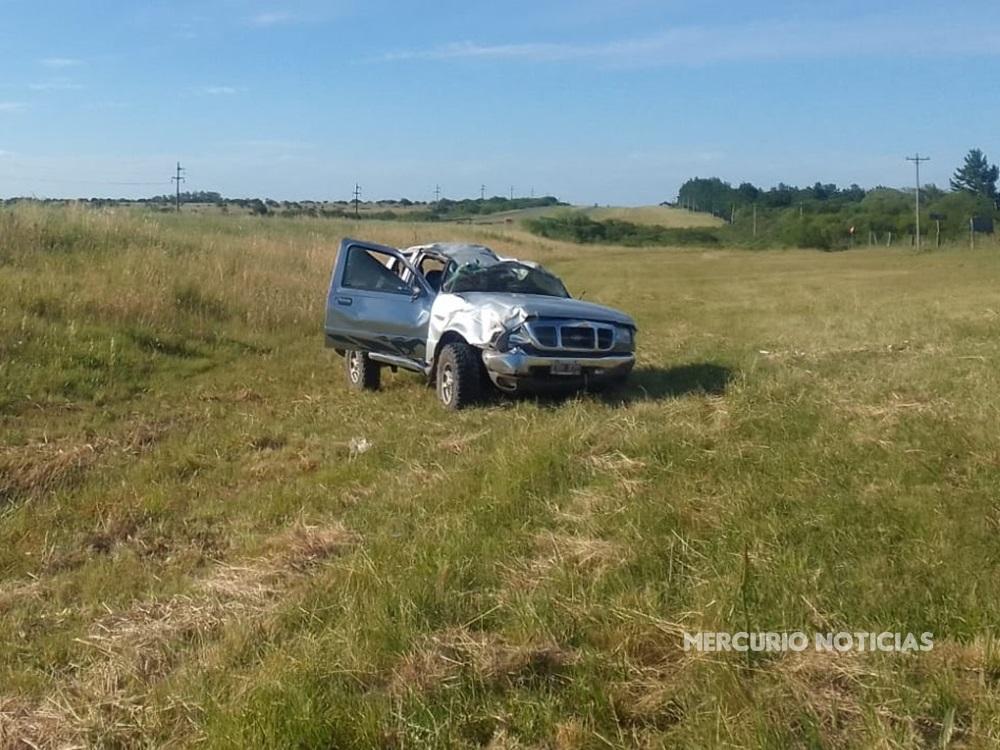 Camioneta despistó en la autovía 14 sin causar heridos