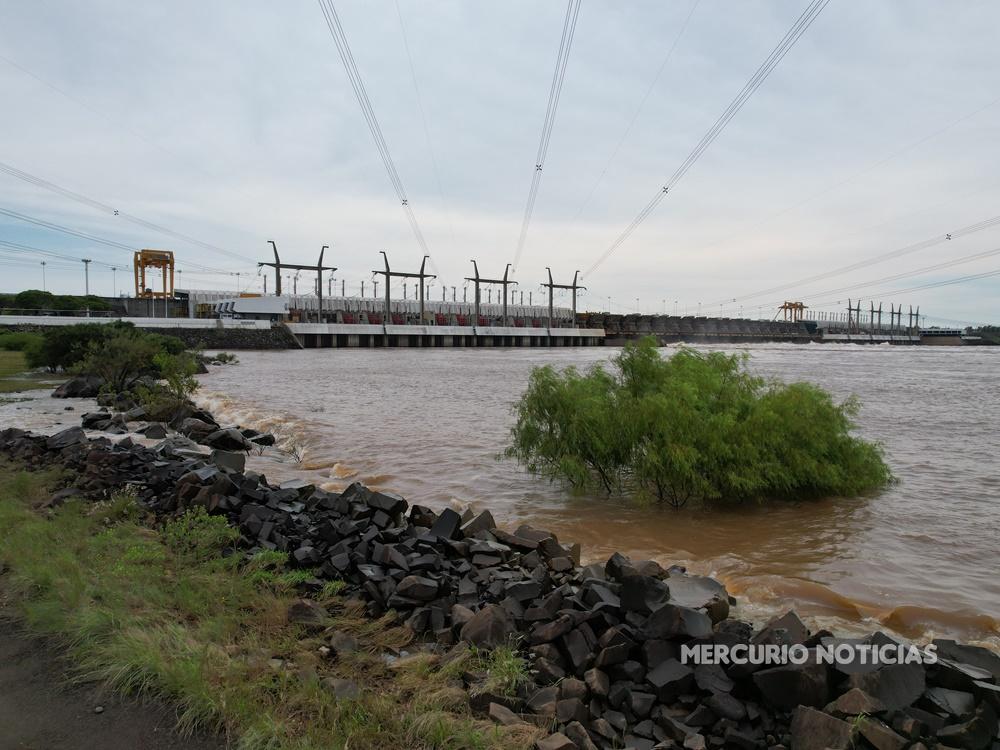 Salto Grande afirma que "la crecida del río Uruguay va llegando a su fin"