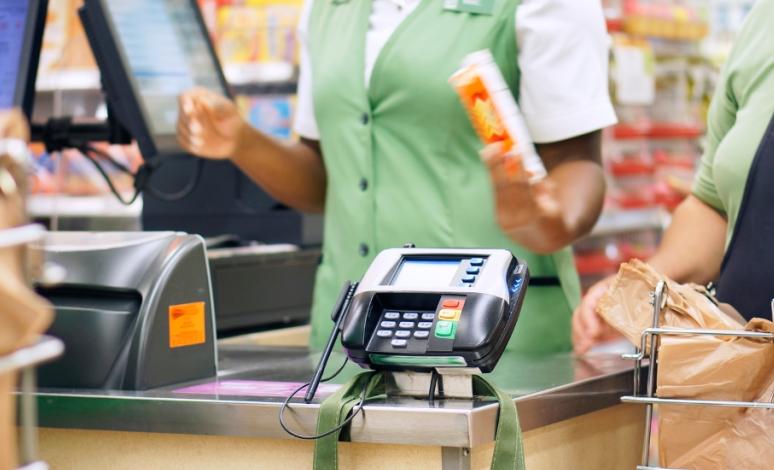 Se firmó la revisión de la paritaria salarial para los empleados de comercio