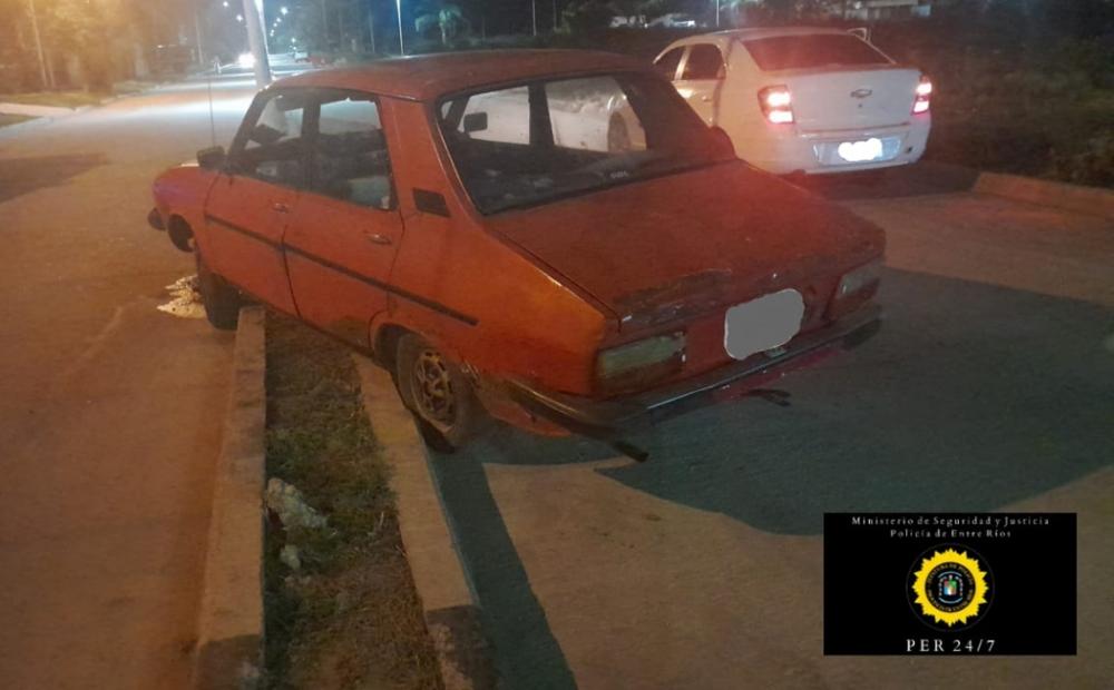 Un conductor de General Campos chocó una columna de alumbrado en San Salvador