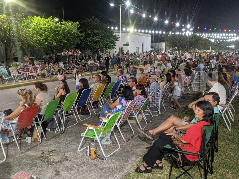 Se desarrolló con éxito la primera noche de Carnaval en General Campos