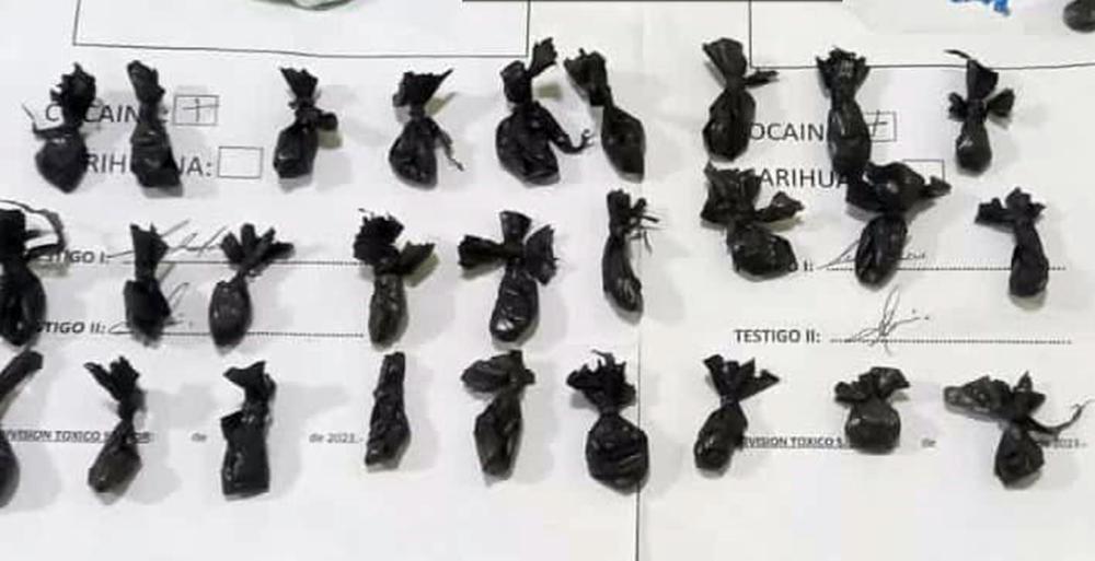 Secuestraron casi 40 dosis de cocaína y detuvieron a dos personas en San Salvador
