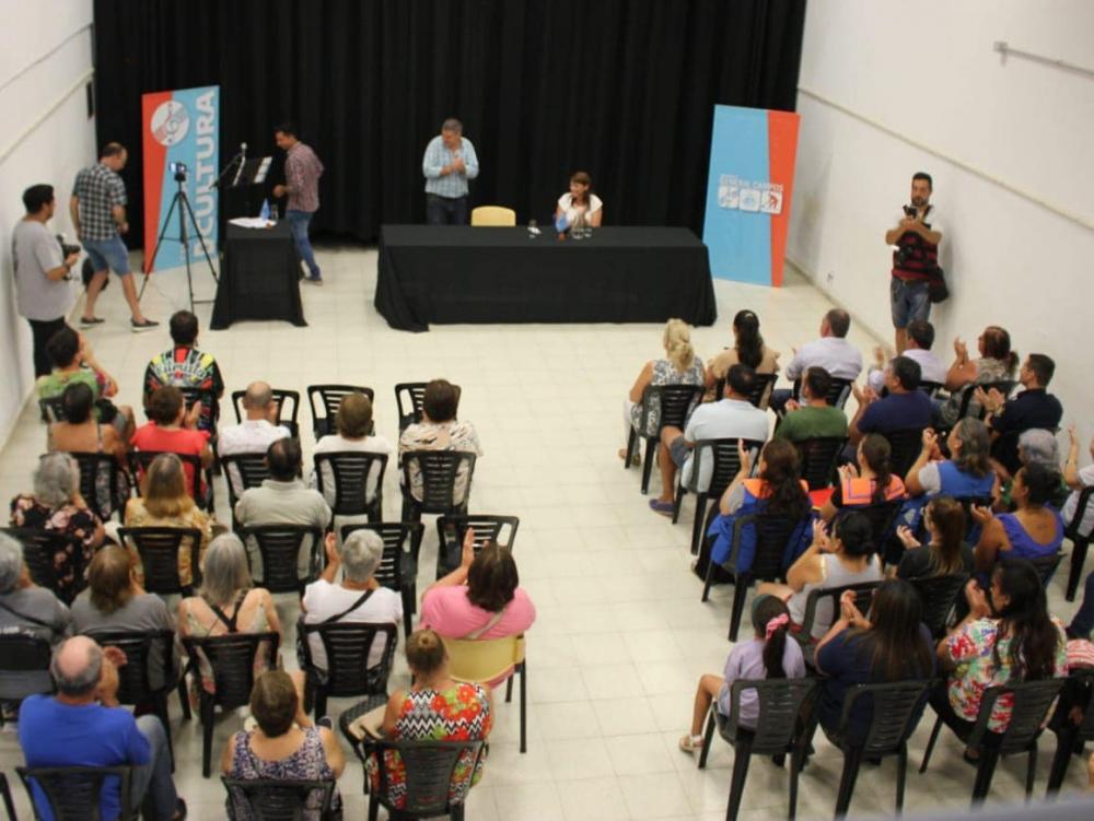 Entregaron premios a comparsas y aportes a instituciones